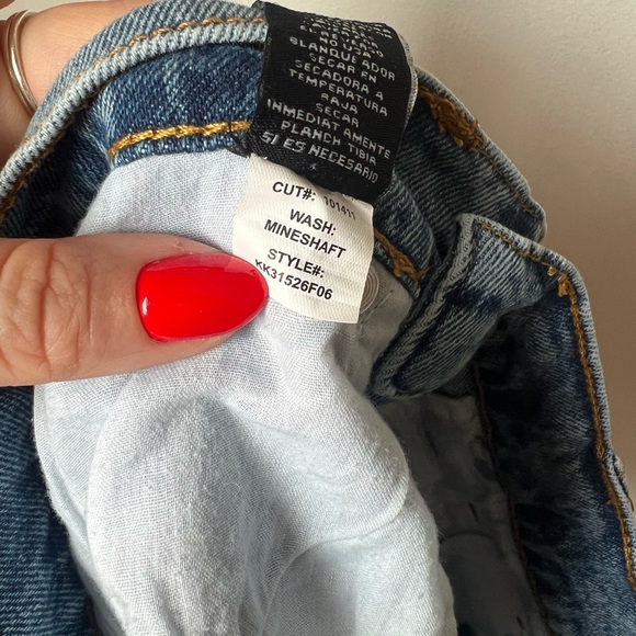 Kendall + Kylie Blue Denim The Icon Distressed Shorts Size 28 - Picture 5 of 5